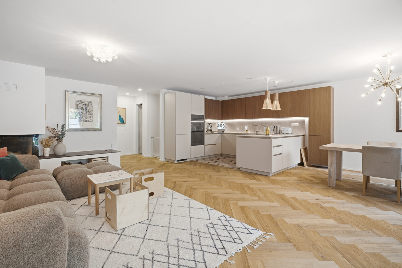 Stilvoll erneuert. Grosszügig gedacht. Zuhause in Thalwil.