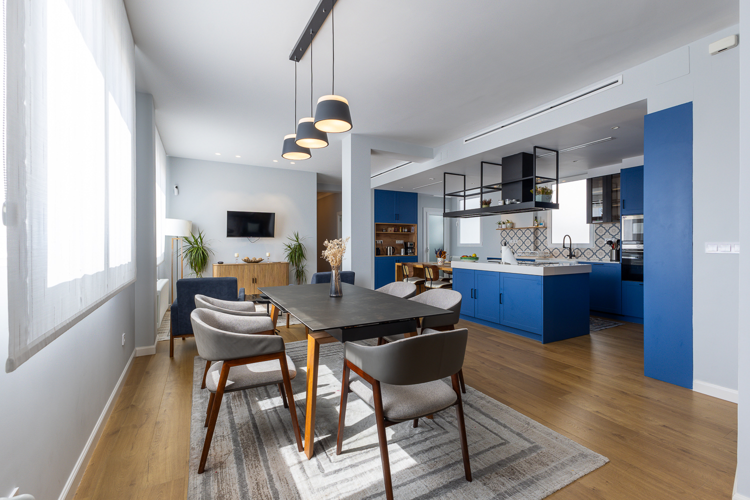 Spacious flat on avenida del Oeste
