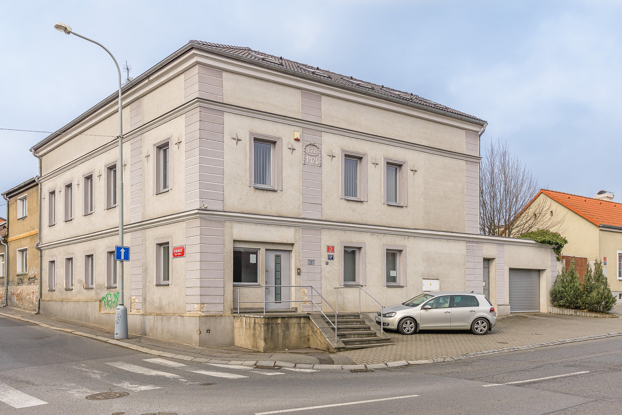 Multifunctional building for rent in Liboc