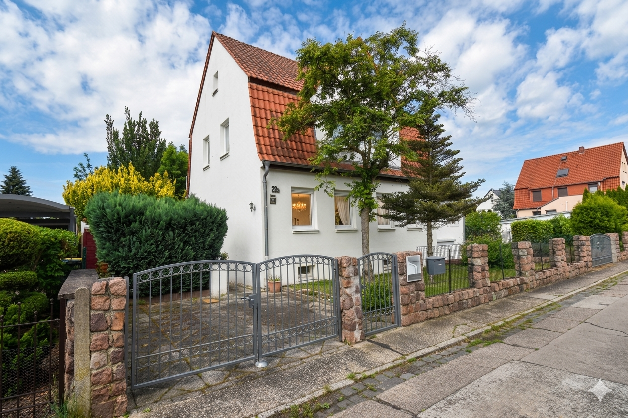 Einfamilienhaus mit großem Grundstück, Nebengelass und vielfältigen Nutzungsmöglichkeiten