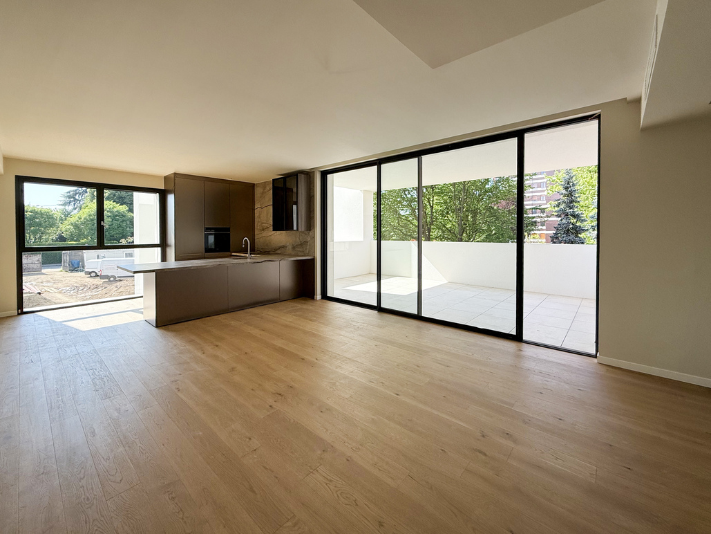 Exclusive newly built apartment with terrace