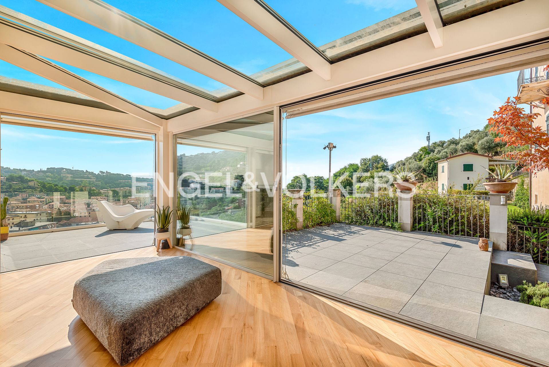 Sea view villa on the hills of La Spezia