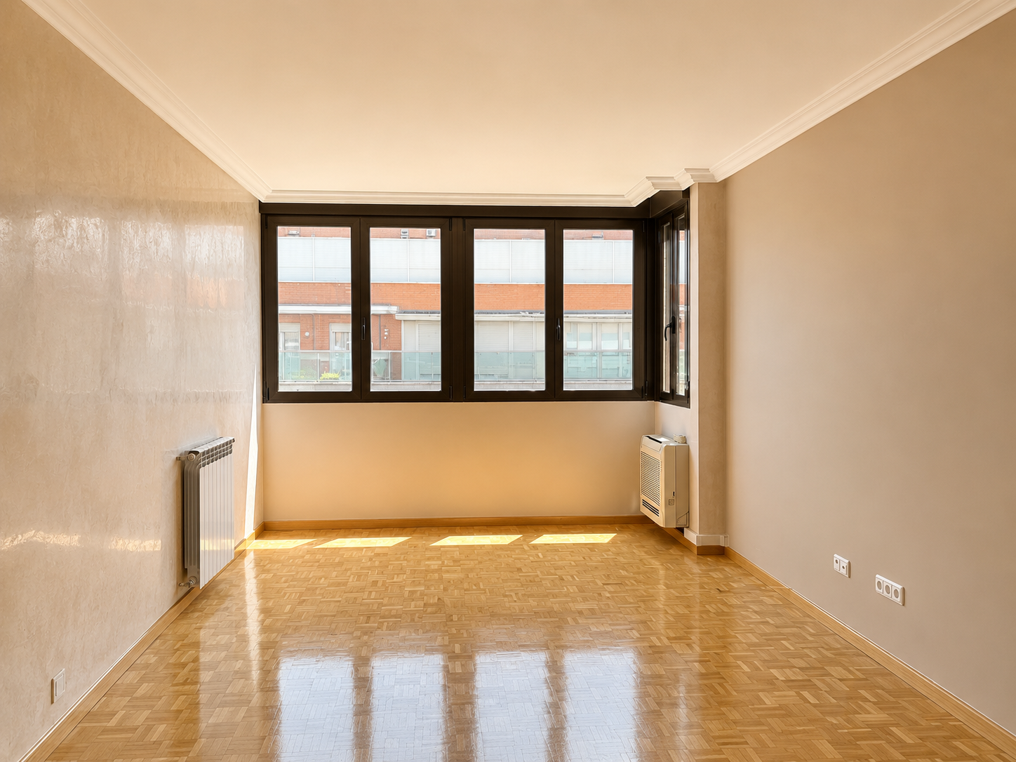 Exterior apartment on Doctor Esquerdo, very close to Retiro Park