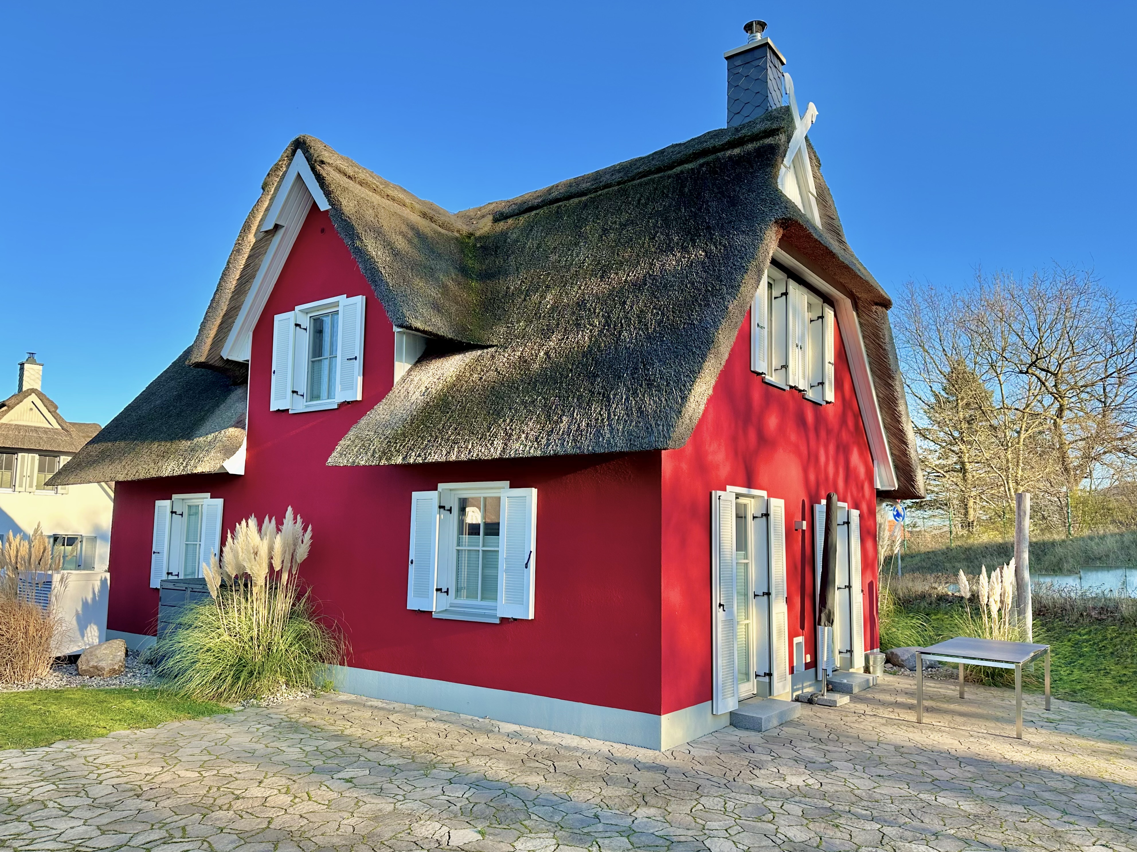 „Ihr Traumferienhaus unter Reet"
Nordischer Charme, Ostseenähe & Kapitalanlage