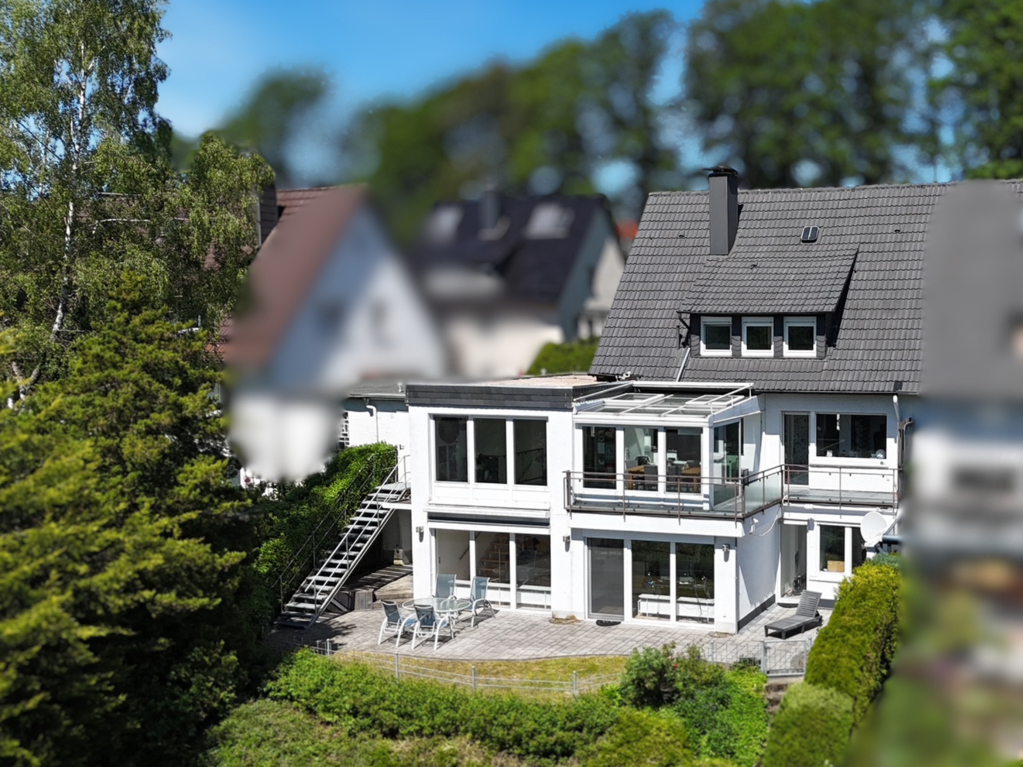 Moderne Doppelhaushälfte mit Einliegerwohnung am Buckesfeld