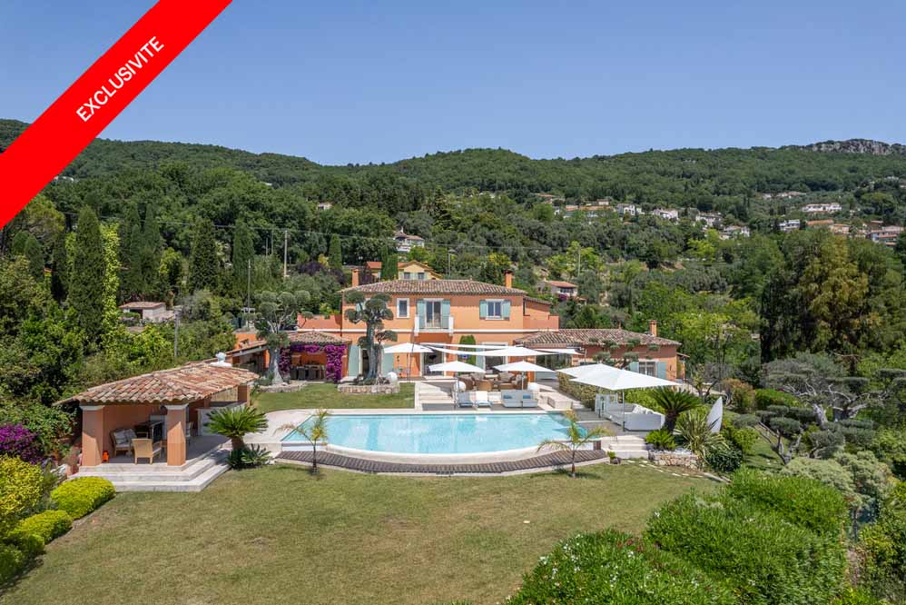 Exceptional property with panoramic sea view