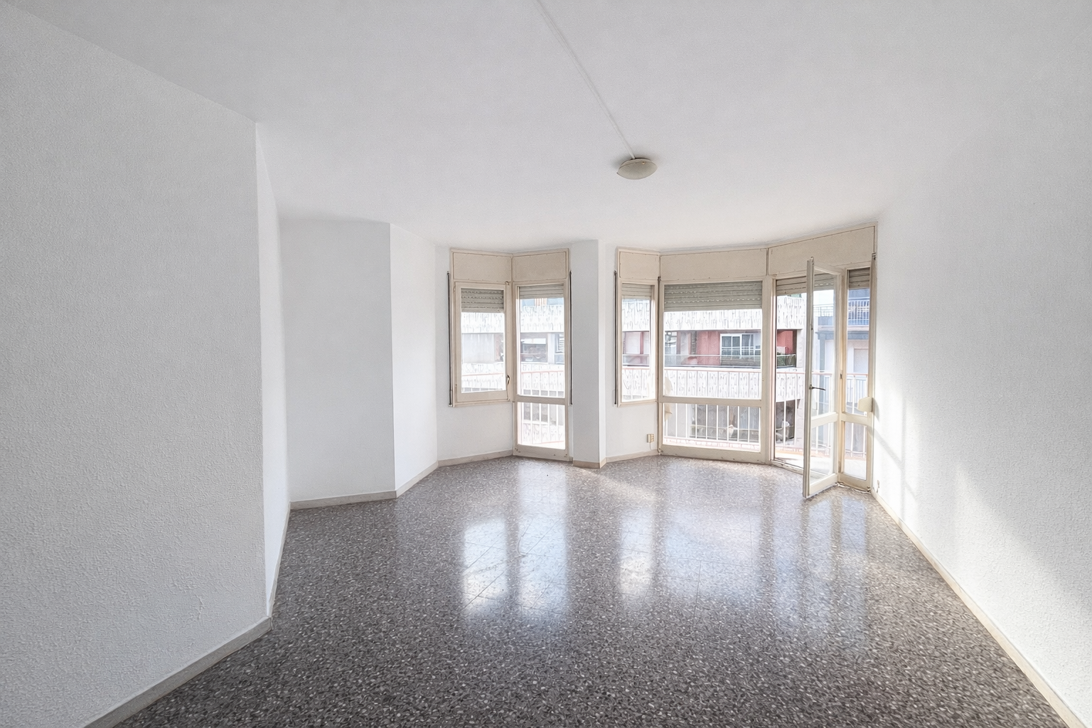 Wohnung mit Terrasse zur Renovierung im Eixample von Girona