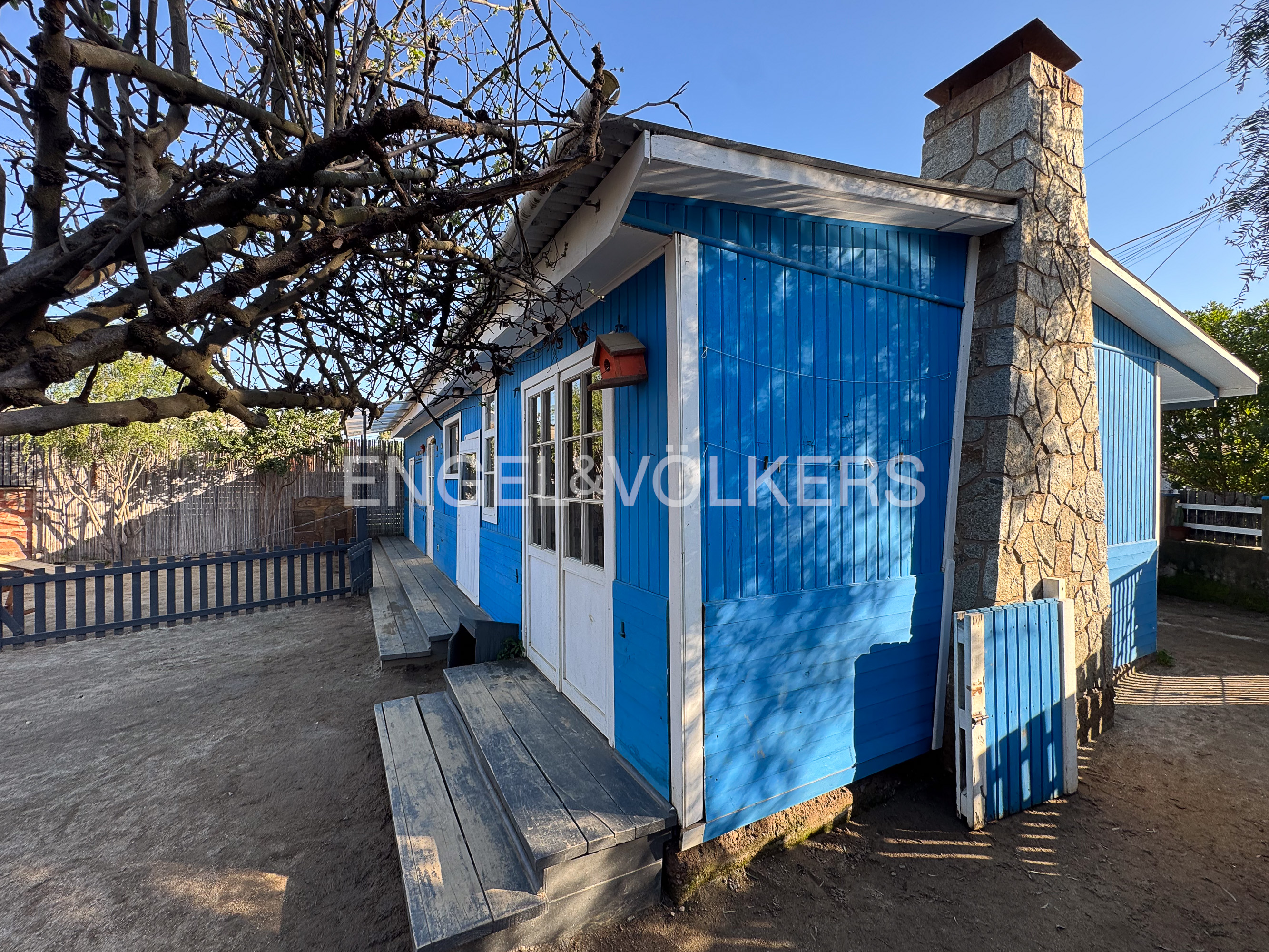 Amplio terreno con 2 casas La Laguna de Zapallar