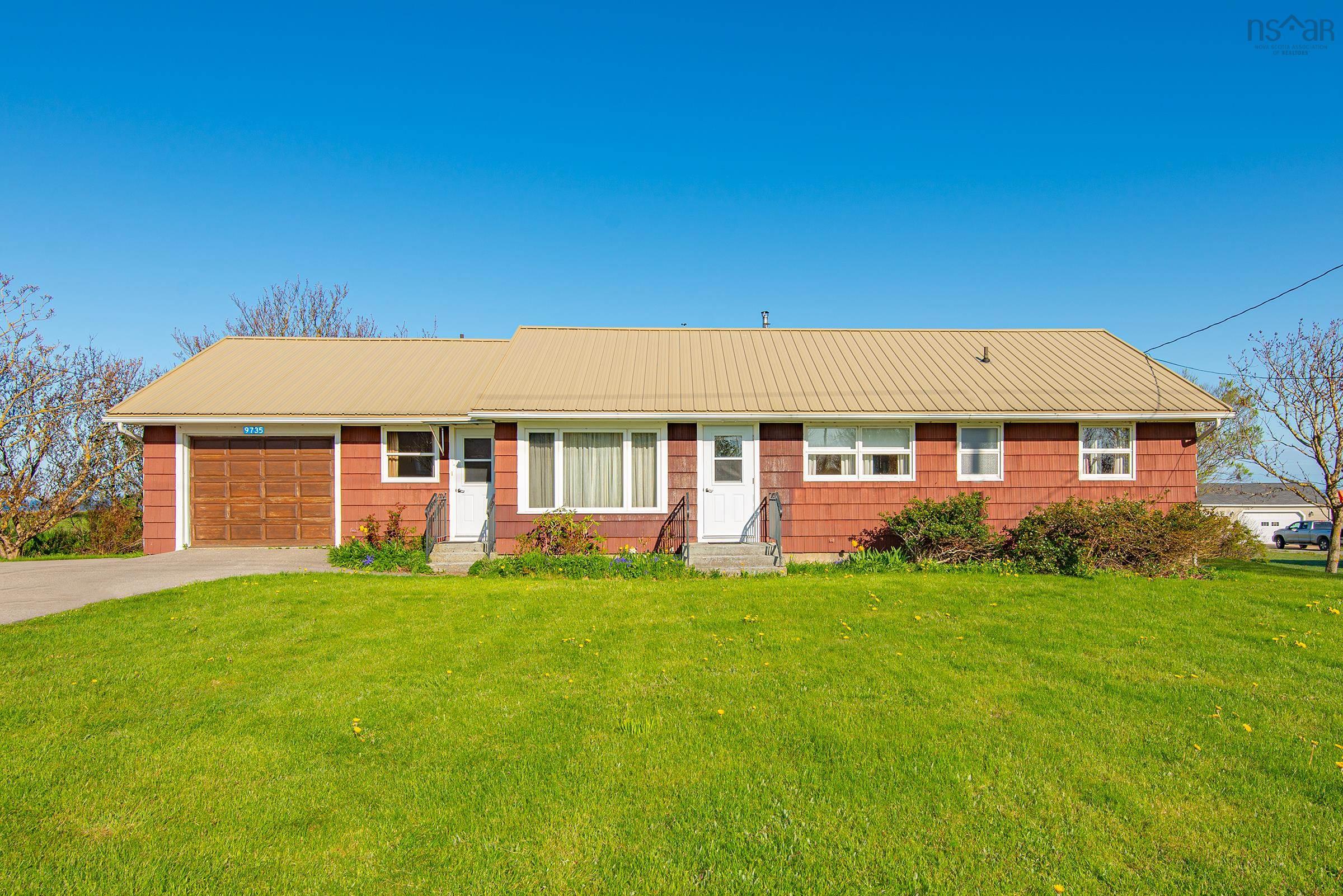 Well Maintained 4 Bedroom Bungalow with Panoramic Views