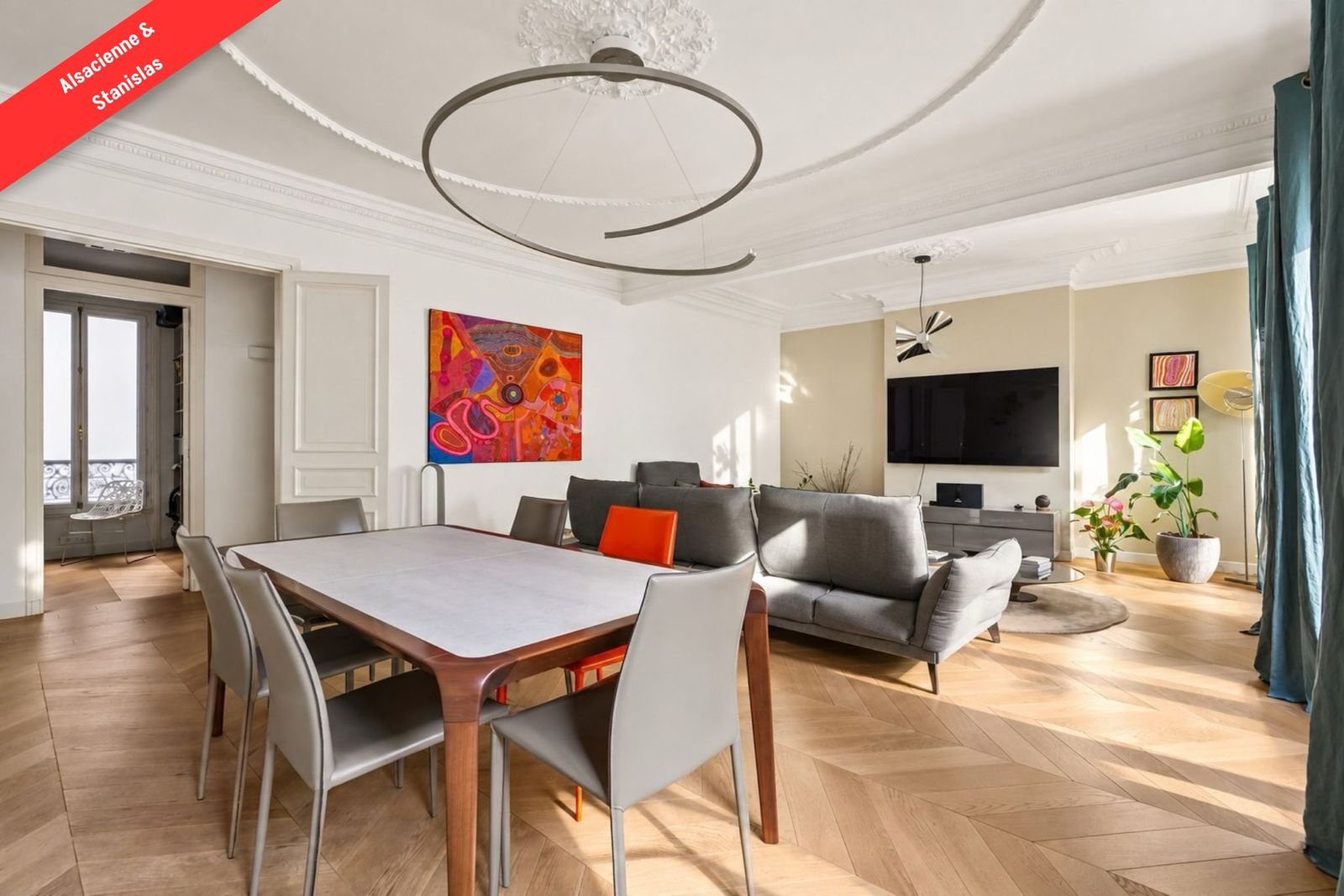 Paris 6th, Pierre Lafue Square – 193 sqm reception apartment – Immaculate condition – Unobstructed views