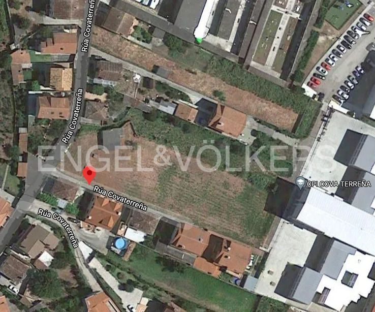 BUILDING PLOT IN THE CENTER OF BAIONA.