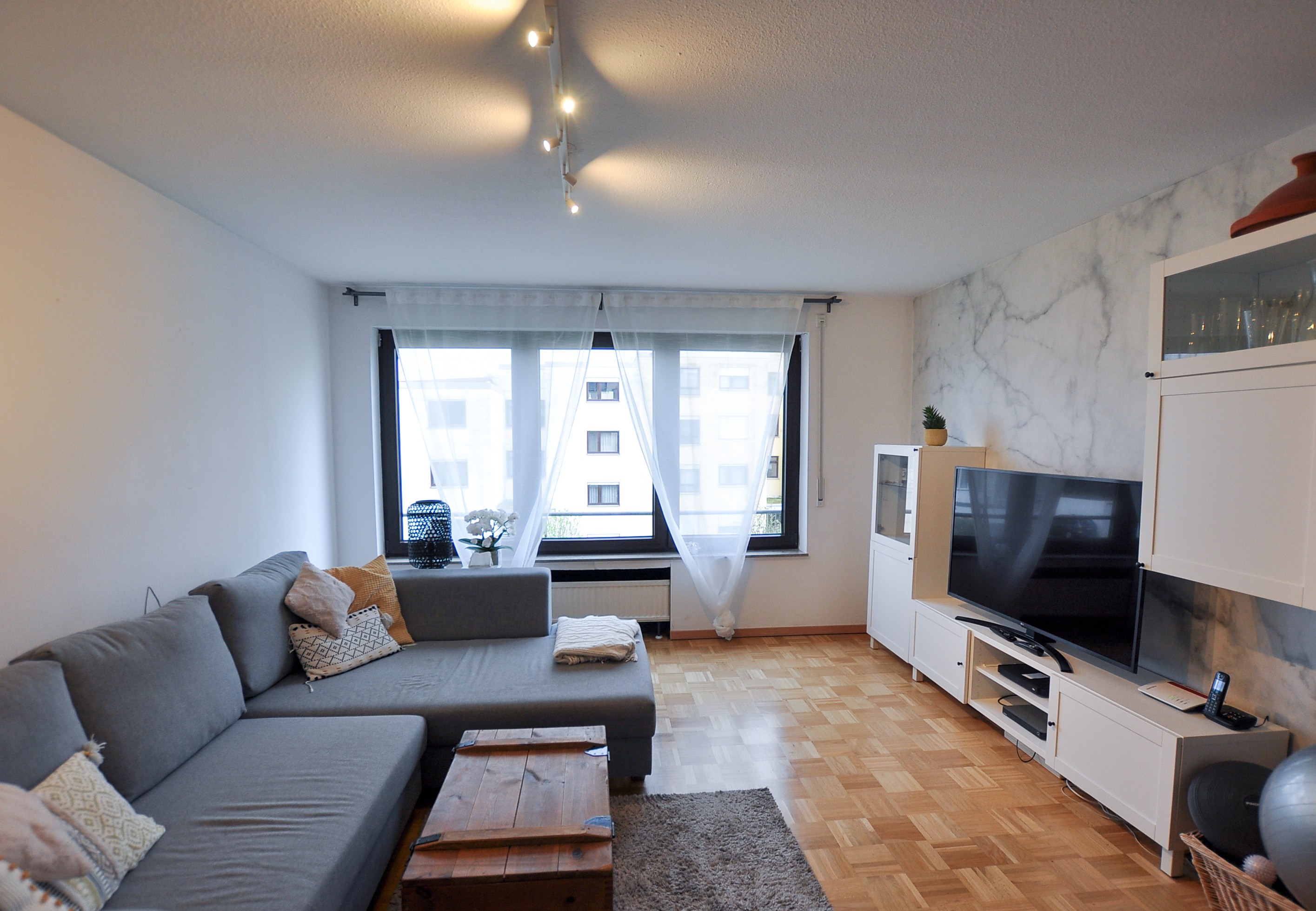Neue Einbauküche - Gut geschnittene 3,5 Zimmer Wohnung in Höhenlage von Altbach