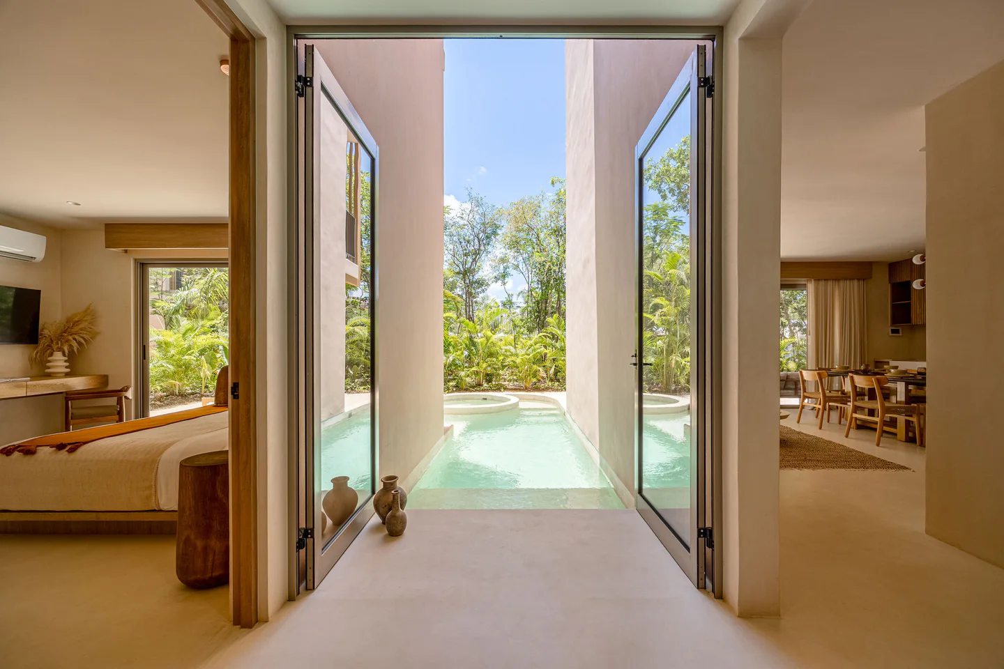 3 bedroom, 3 bathroom w/private pool & jacuzzi in Aflora 2