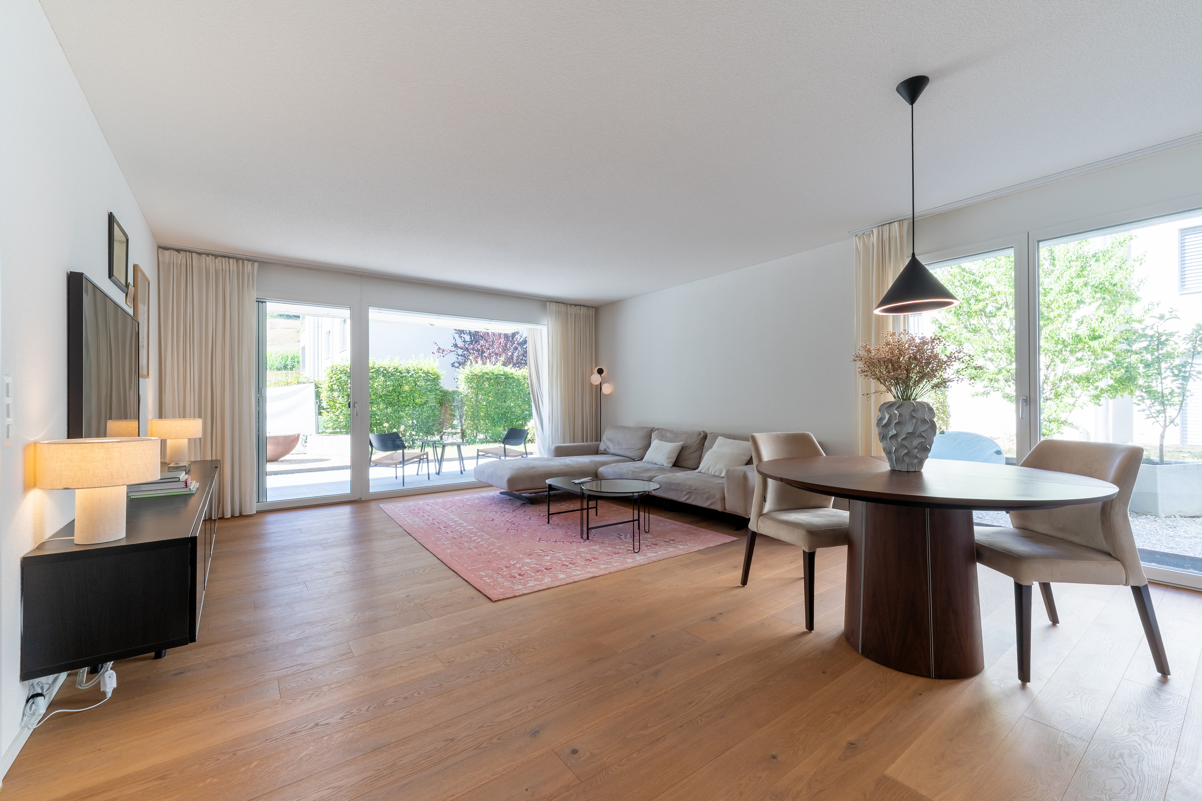 Moderne Gartenwohnung mit gehobenem Ausbau
