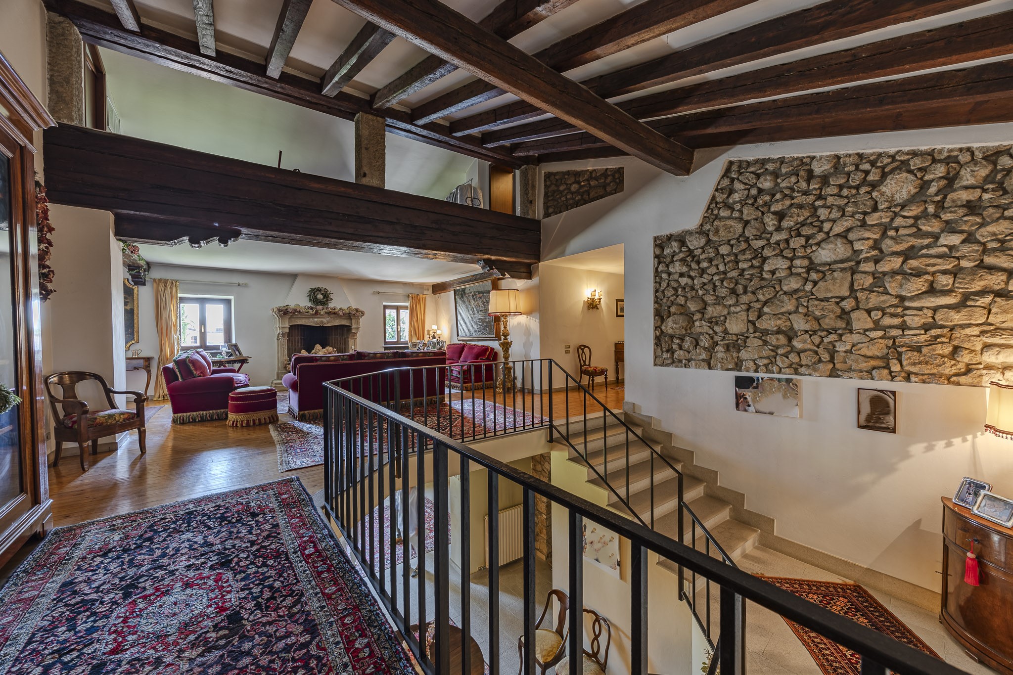 Elegant country farmhouse among the vineyards