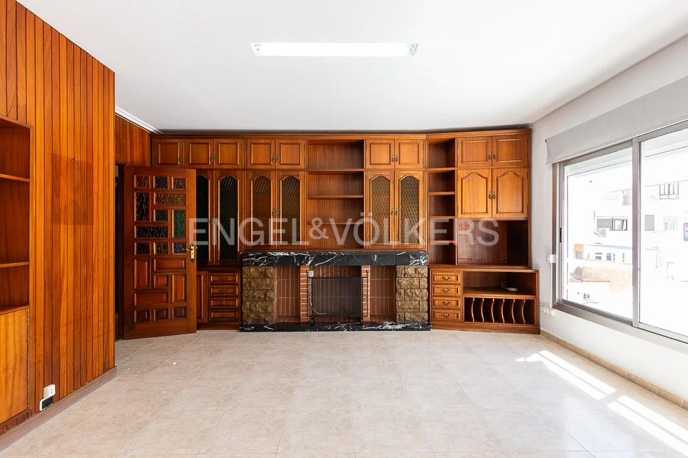 Spacious and bright home in Pla del Remei