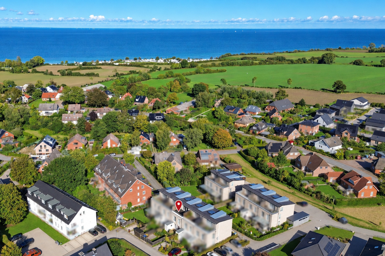 Ankommen. Durchatmen. Die Ostsee ganz nah.  Modernes Townhouse mit Dachterrasse in Surendorf [AI-modified]