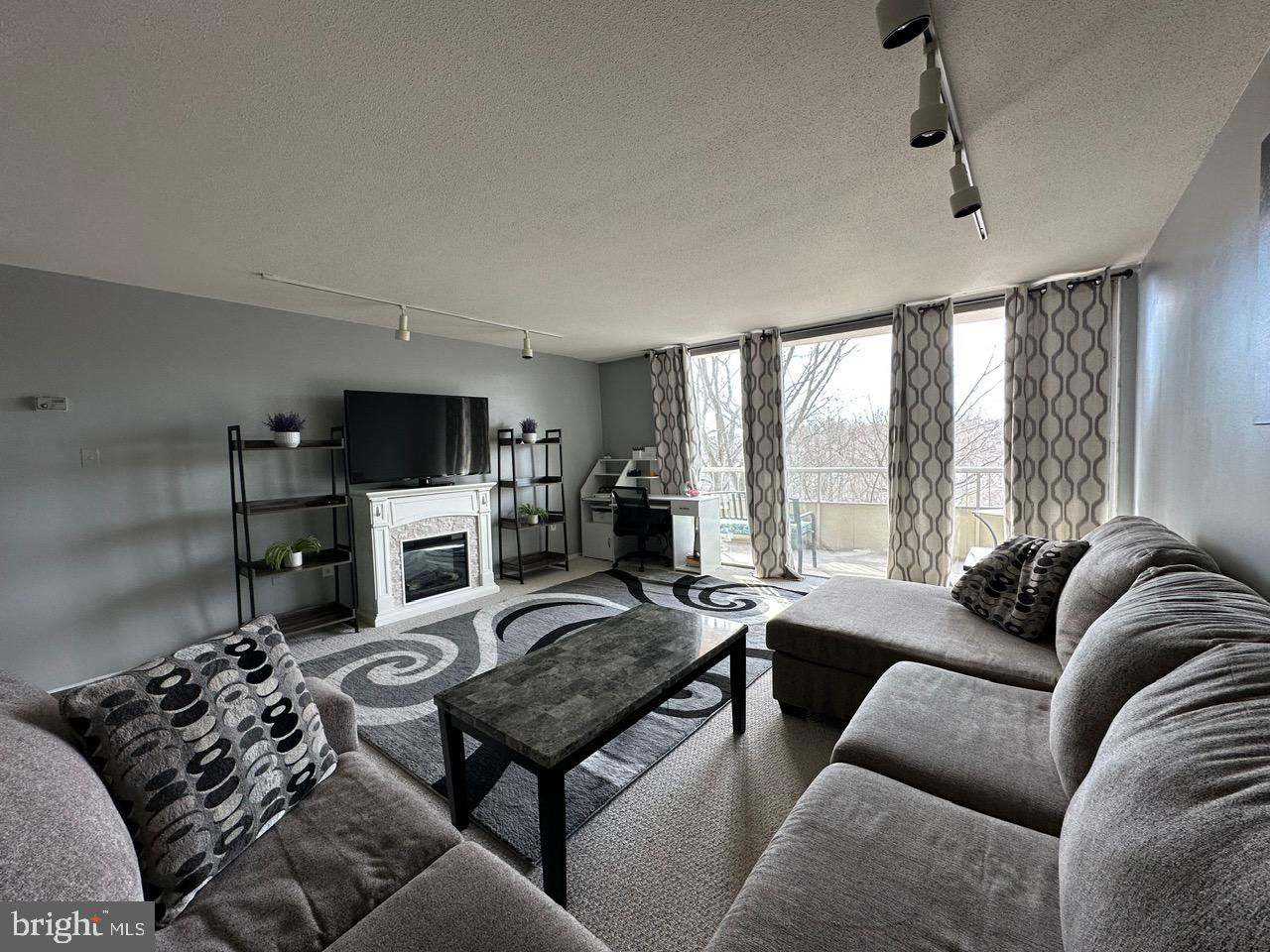 Spacious 2 Bedroom Condo