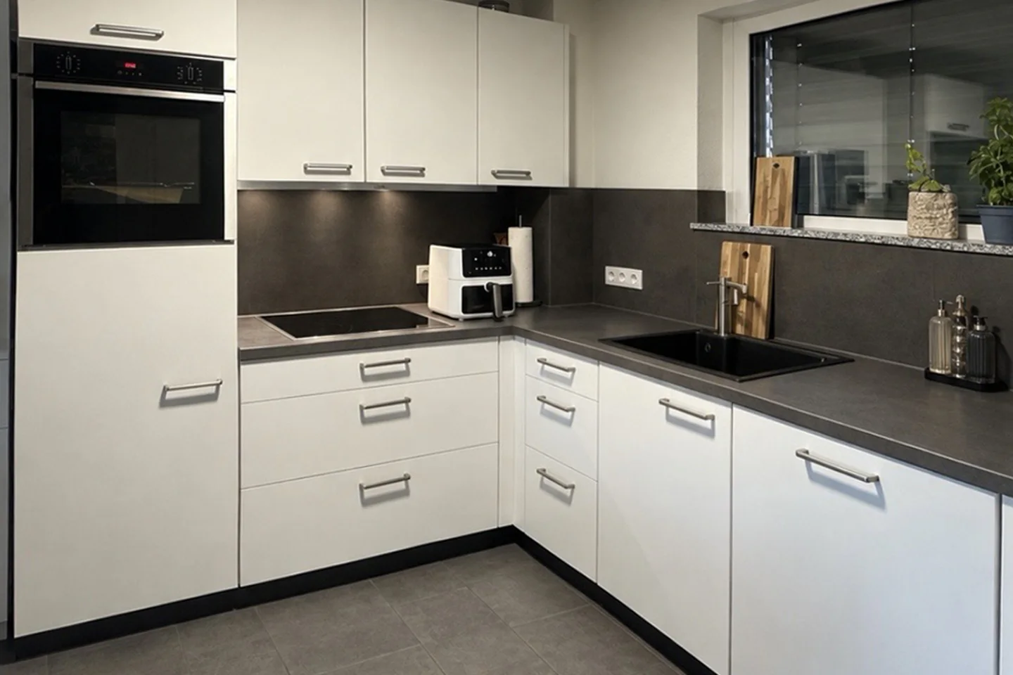 Moderne 2-Zimmer-Wohnung mit Balkon, Einbauküche und Tiefgarage - Foto 3