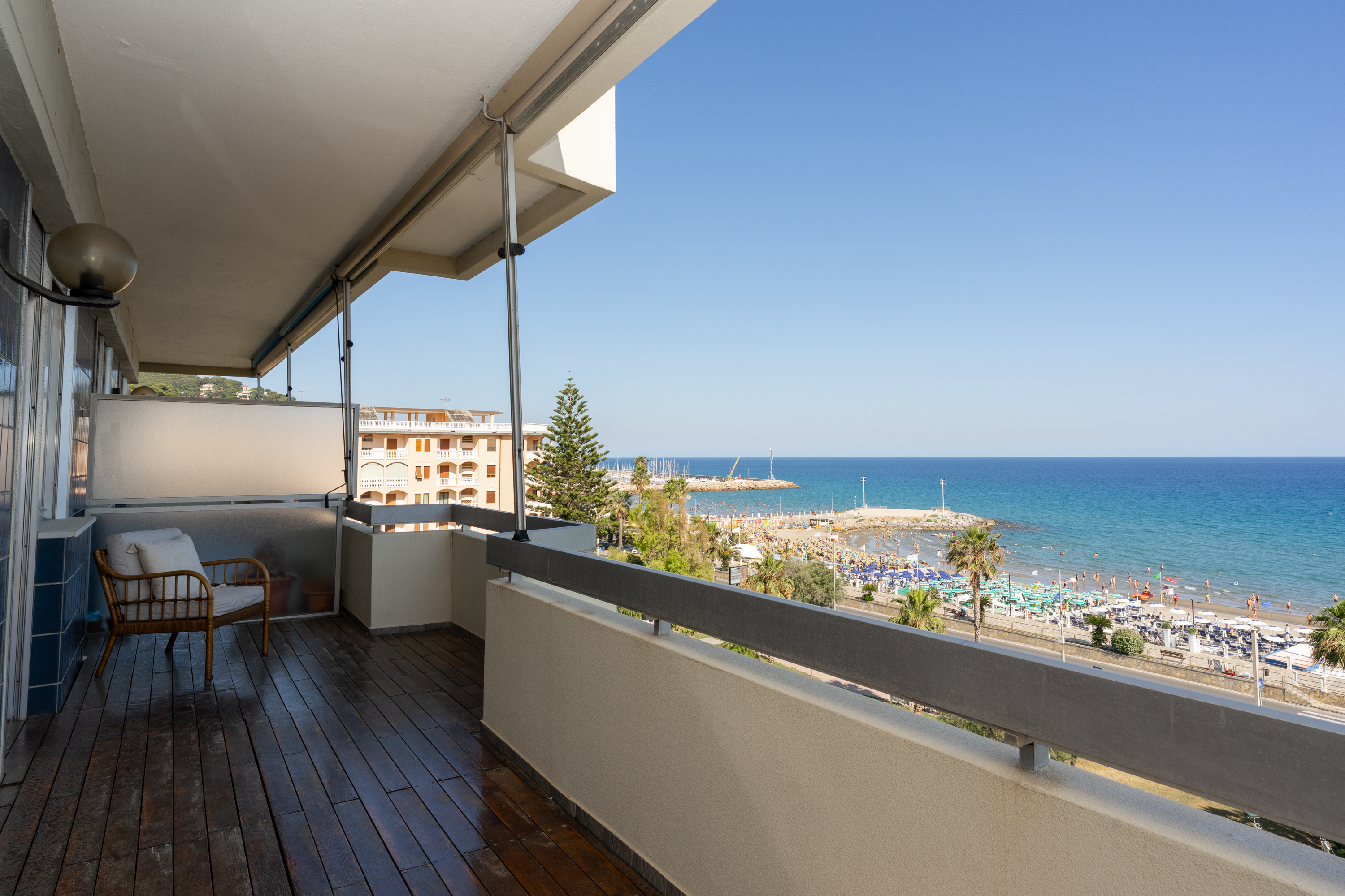 Eclectic penthouse with direct front sea view