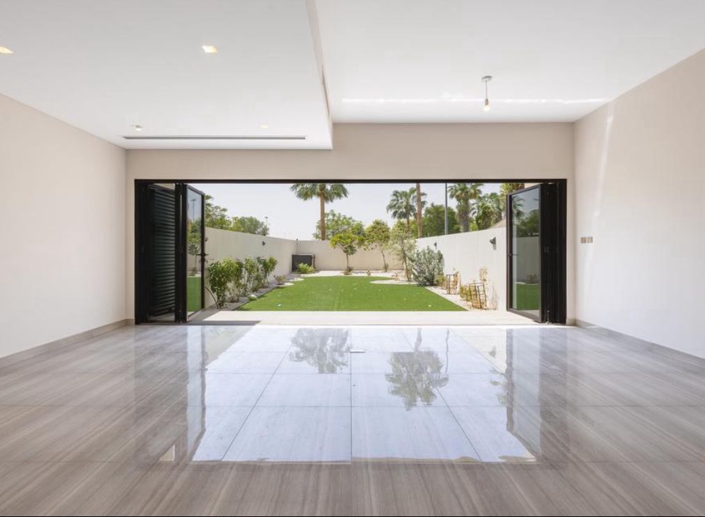 VACANT NOW | WELL MANTAINED | SPACIOUS