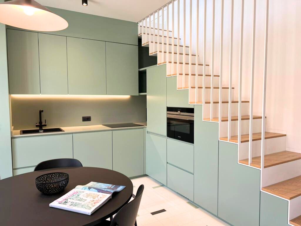 Great two store flat with terrace BSB42
