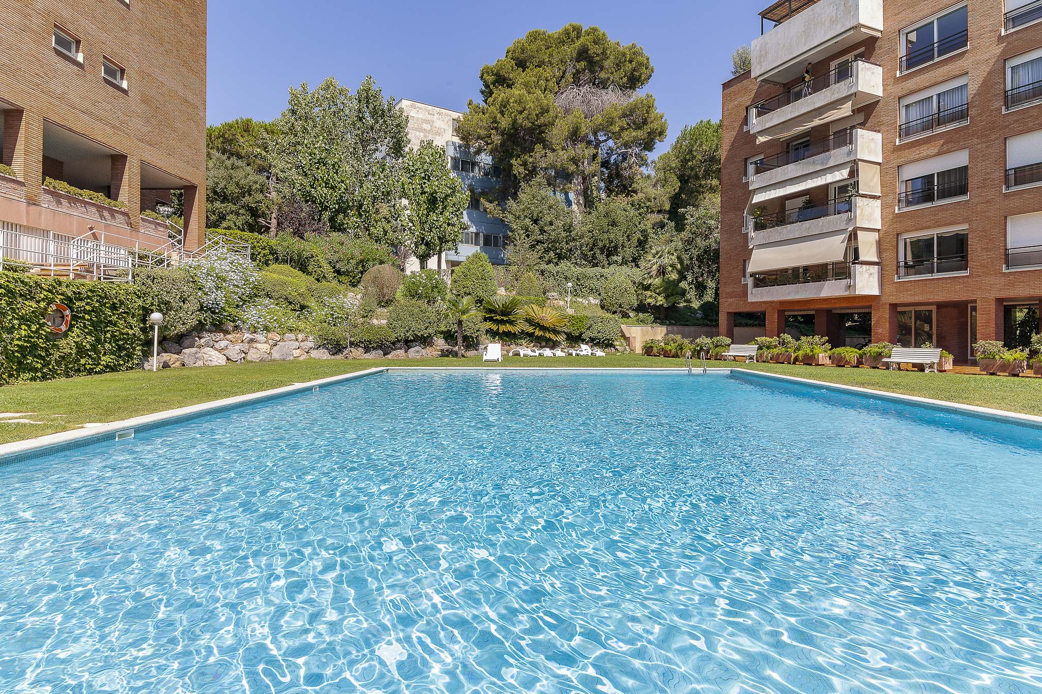 Exclusiu pis amb piscina comunitària a Pedralbes