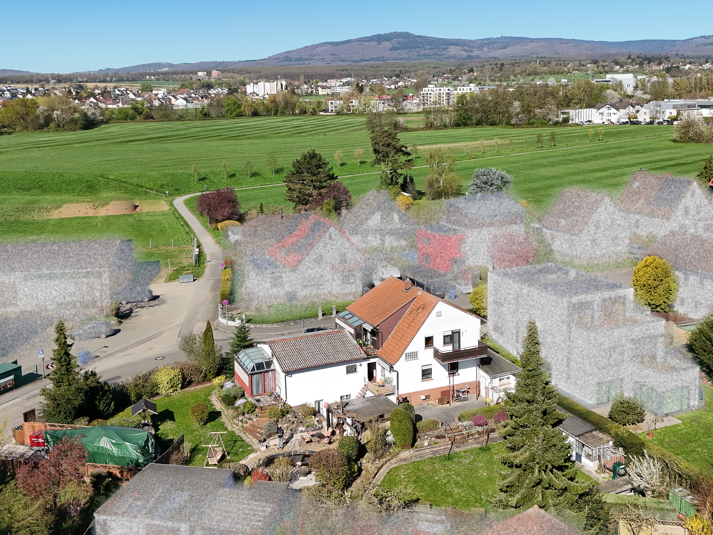 Large divisible building plot in Oberursel - prime location, flexible development