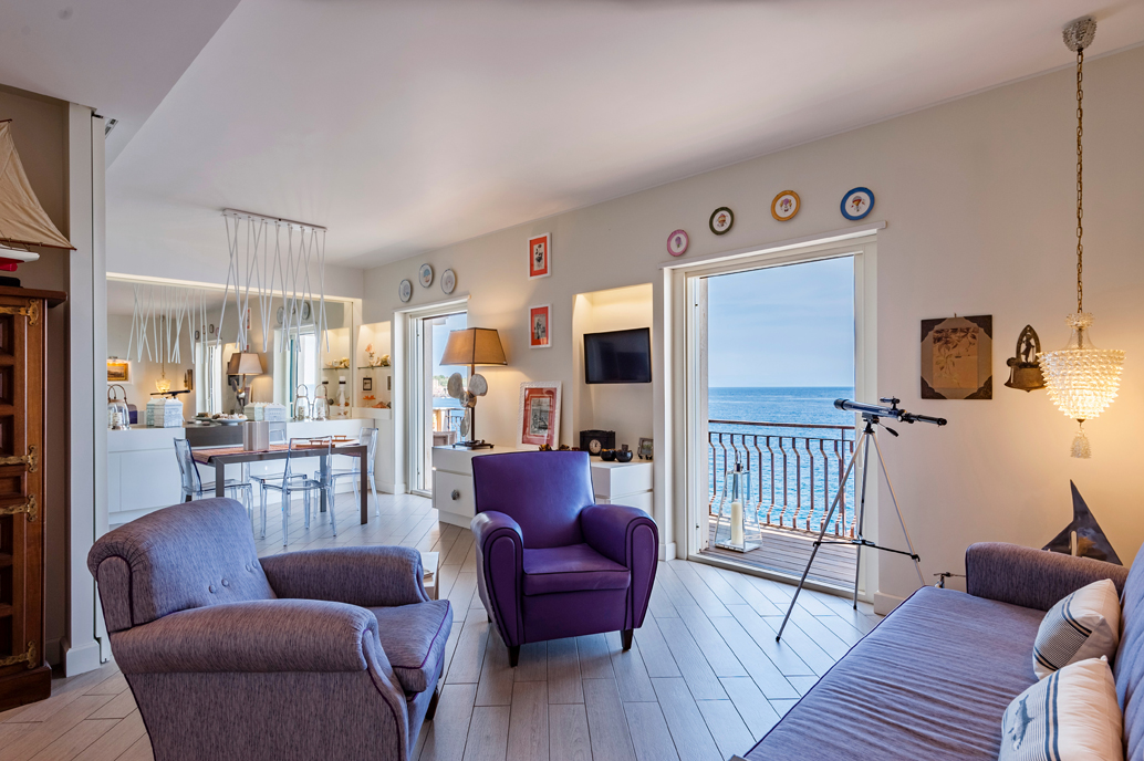Seafront apartment in Aci Trezza