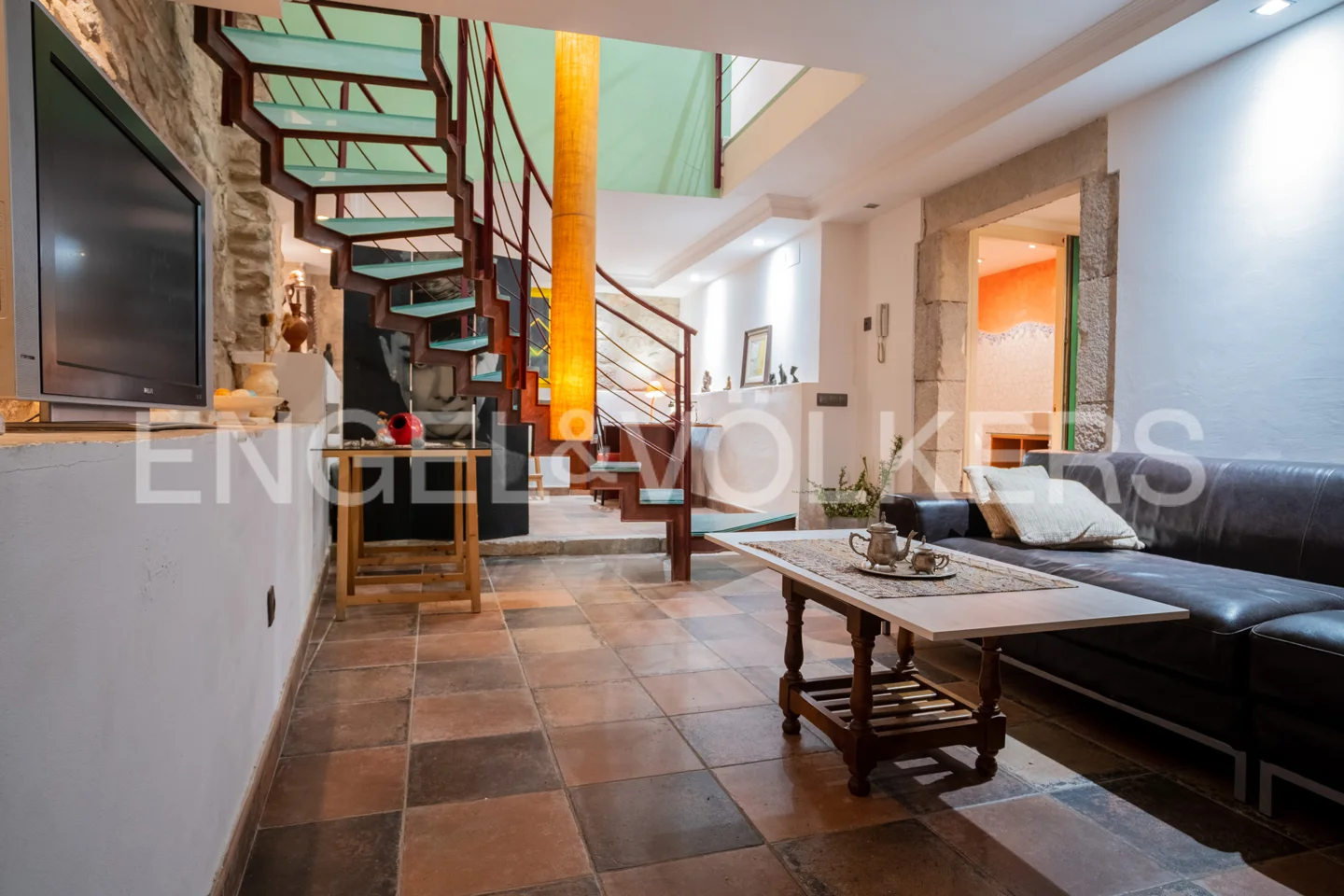 EXCLUSIVE DUPLEX IN THE HEART OF THE BARRI VELL