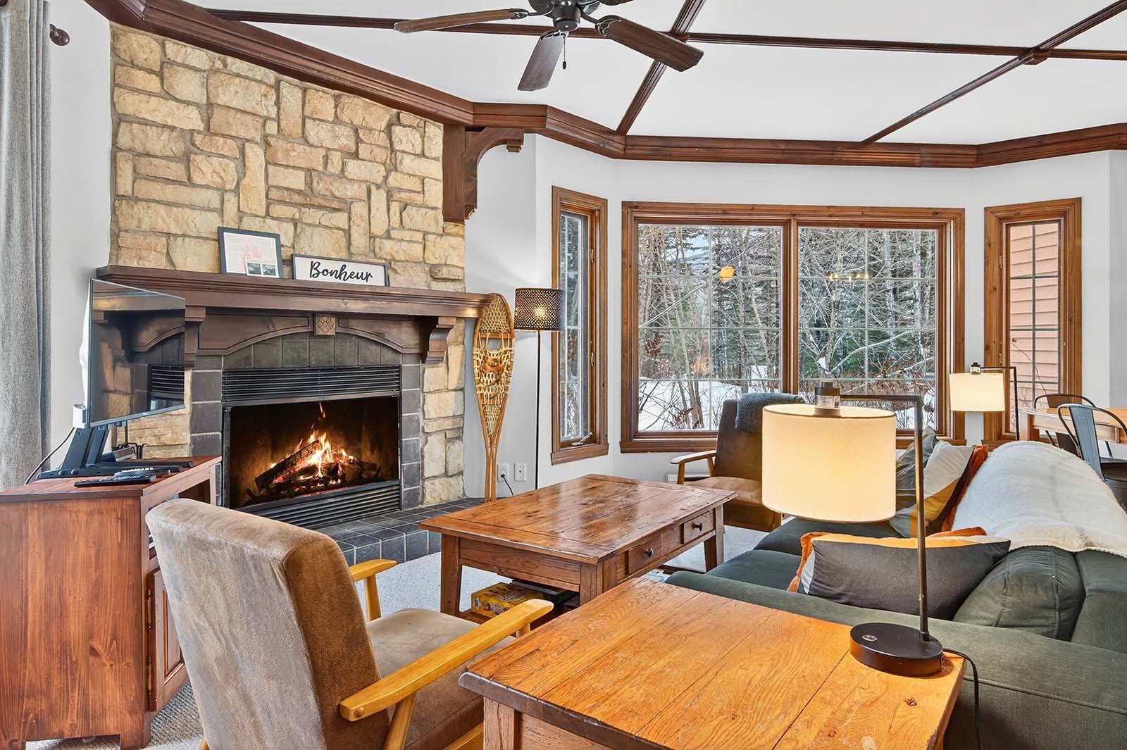 Beautiful 2-bedroom corner unit in a very private setting