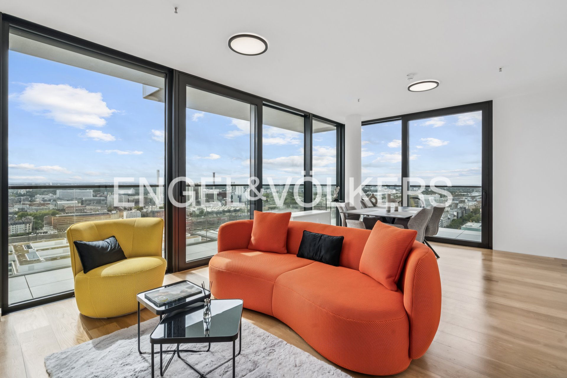 READY-TO-LIVE: Furnished luxury apartment on the 24th floor in the EDEN Tower