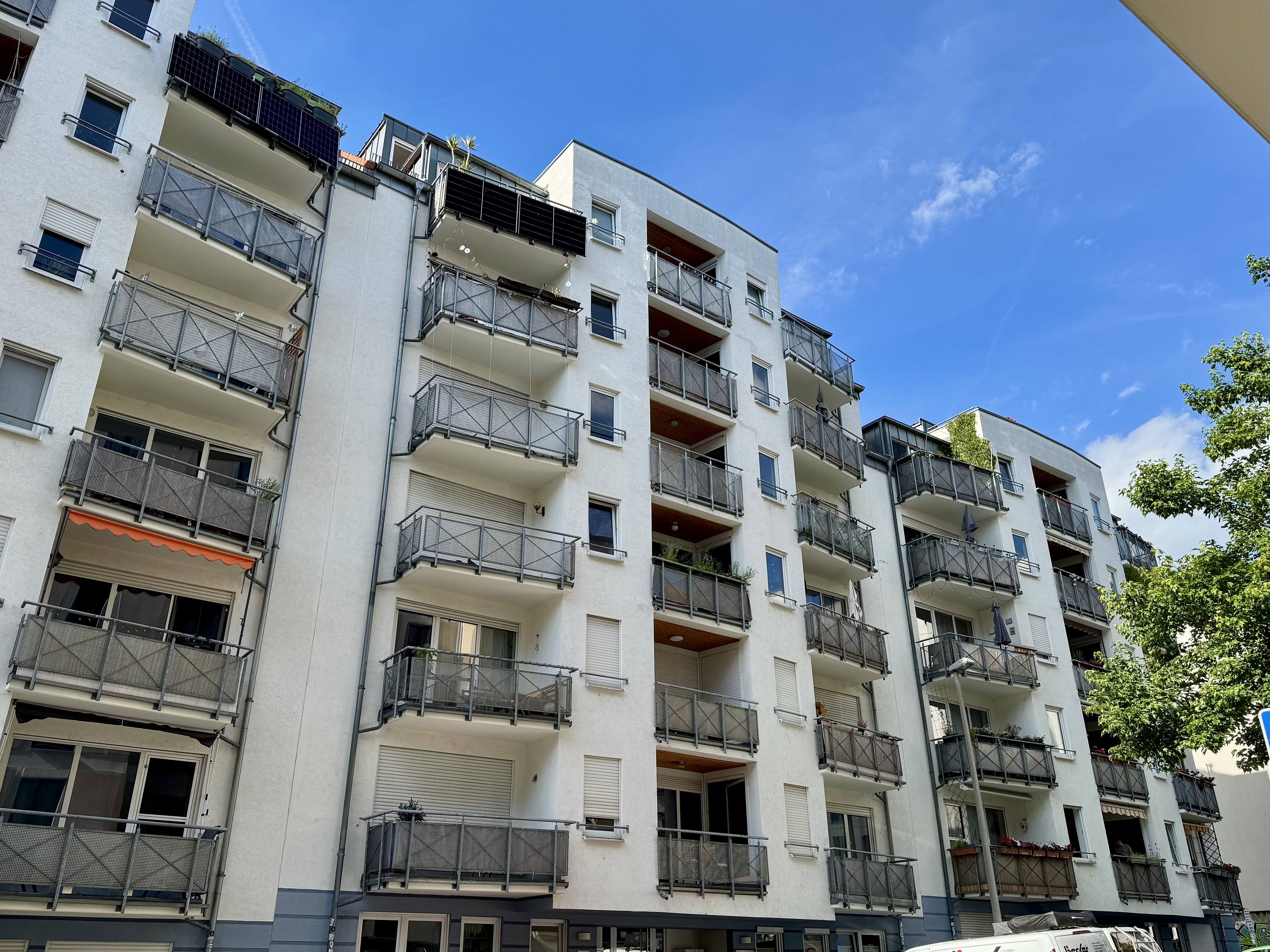 Bezugsfreie 1,5-Zimmer-Wohnung mit Balkon und SNR am TG-Stellplatz