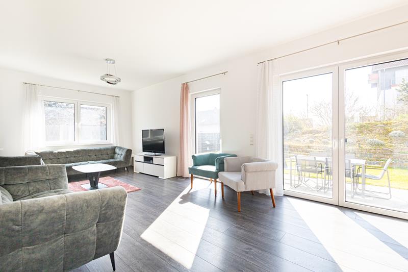 KfW 55 Effizienzhaus zum Wohlfühlen –  Familienvilla mit Wellness-Bad in ruhiger Lage!