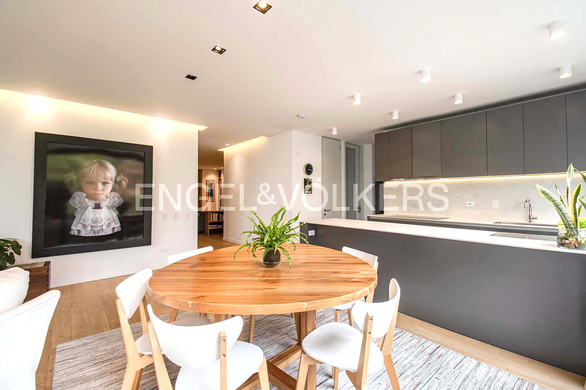 Moderno apartamento con balcones y clubhouse para venta en La Cabrera