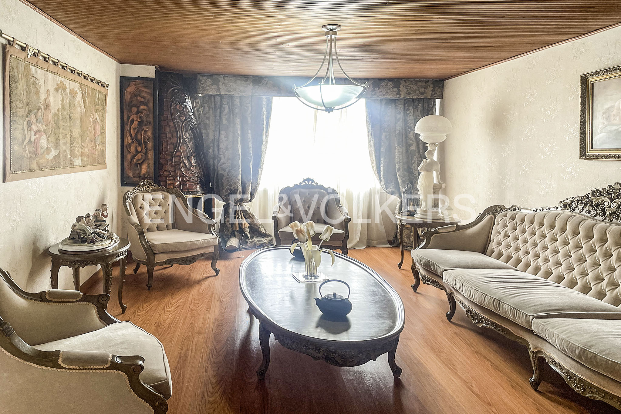 Amplio apartamento para remodelar en Chicó Reservado