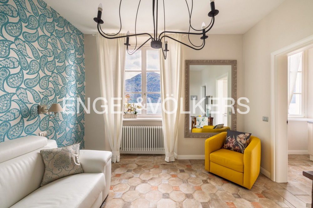 Elegance by the Lake: flat with a unique view in Cannobio