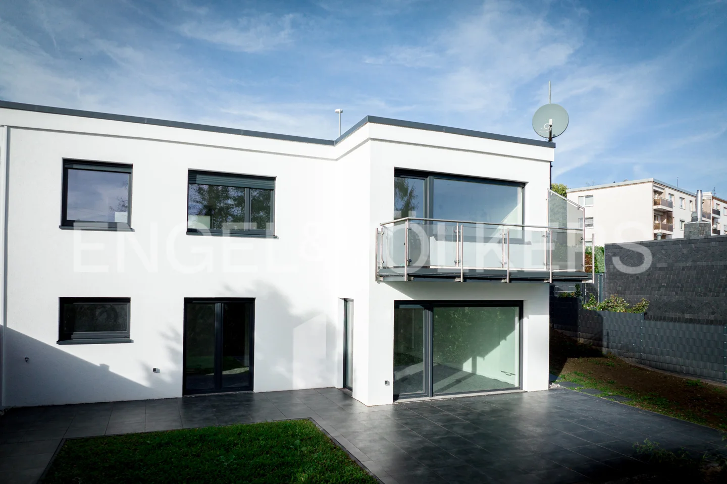 Charmant-moderner Bungalow im Bauhaus Stil mit hochwertiger Sanierung