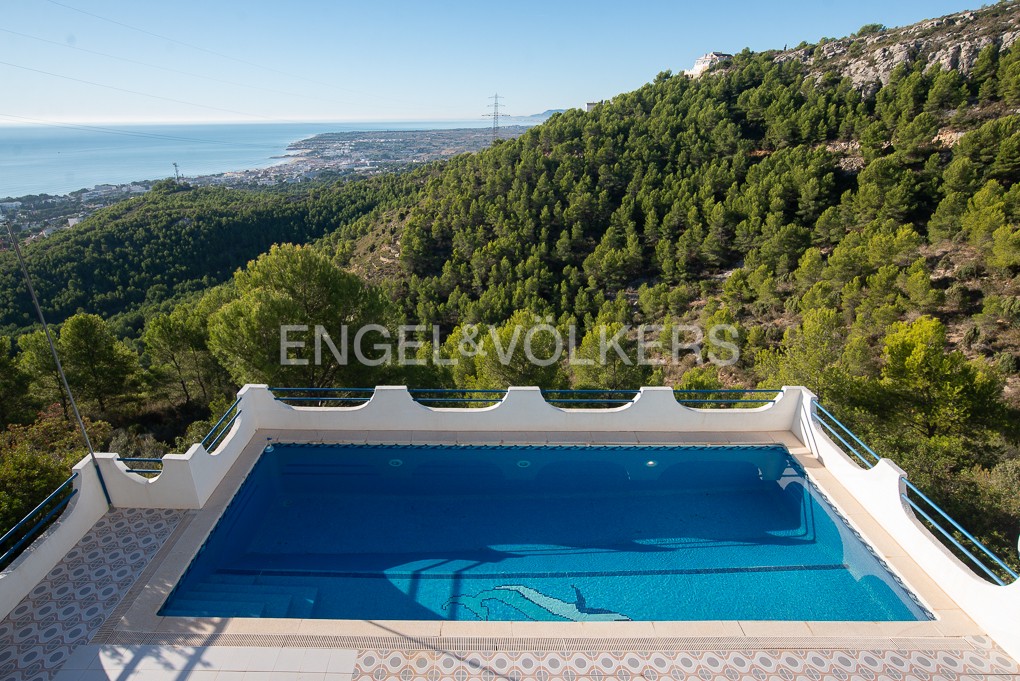 Villa con espectaculares vistas al mar y máxima luminosidad en Alcossebre