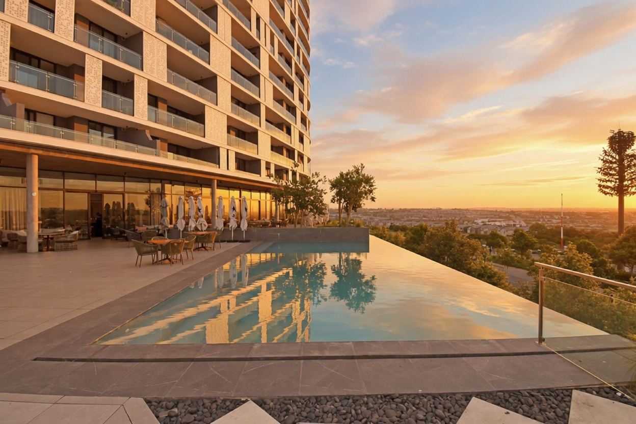 Immaculate 1 Bedroom modern apartment for sale in Waterfall