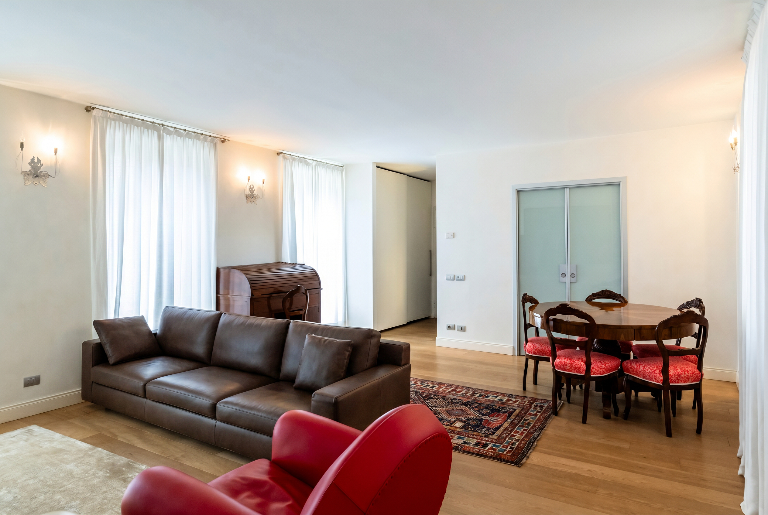 Elegant four-room apartment ready to move in