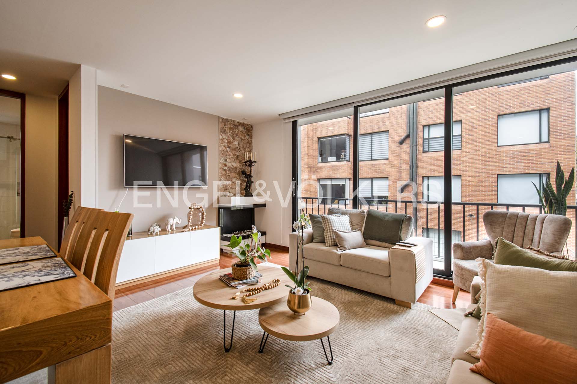 Moderno apartamento con balcón para venta en Contador