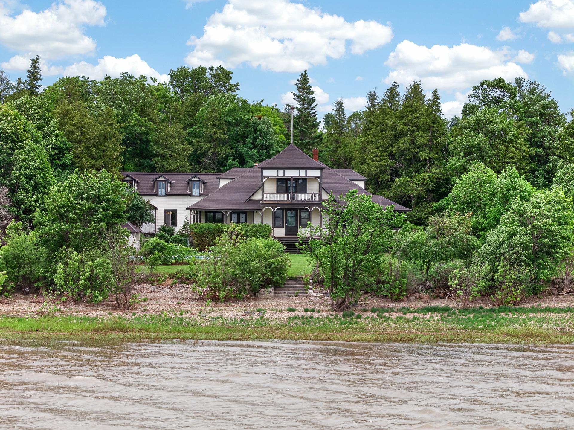 Aylmer’s Victorian Elegance