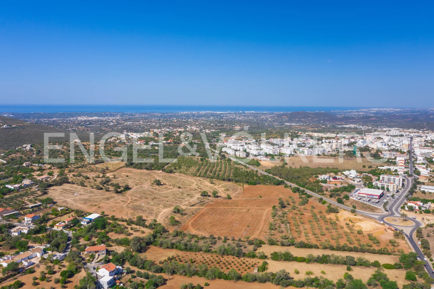15 ha plot of land with construction feasibility for a hotel in the Algarve