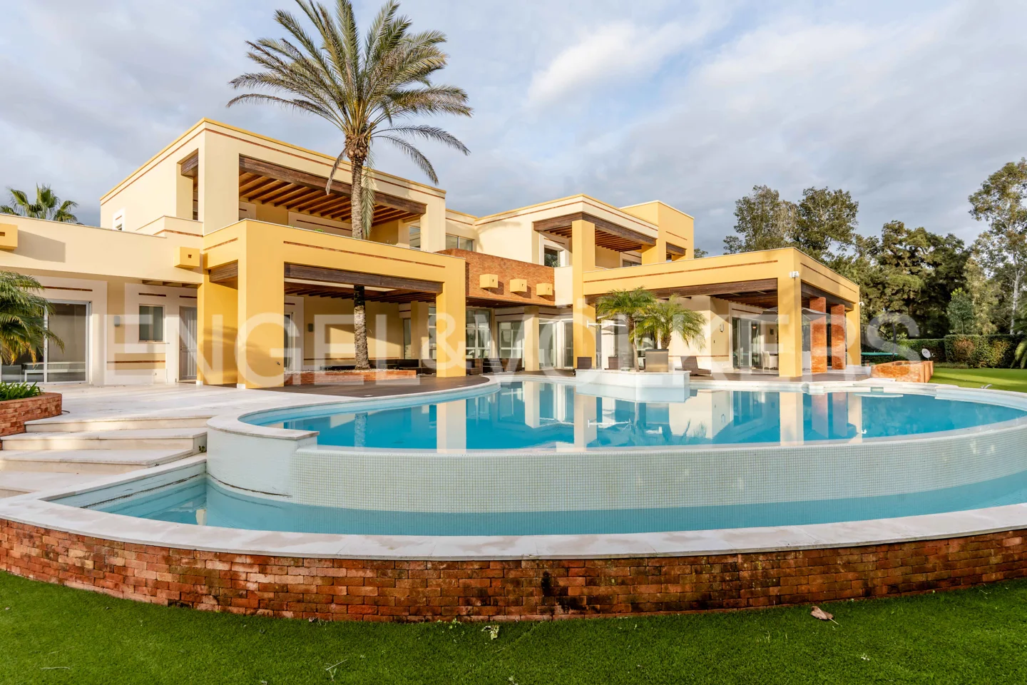 Amazing Contemporary 5 bedroom Villa with Indoor, outdoor pool, first line Penina Golf - Alvor