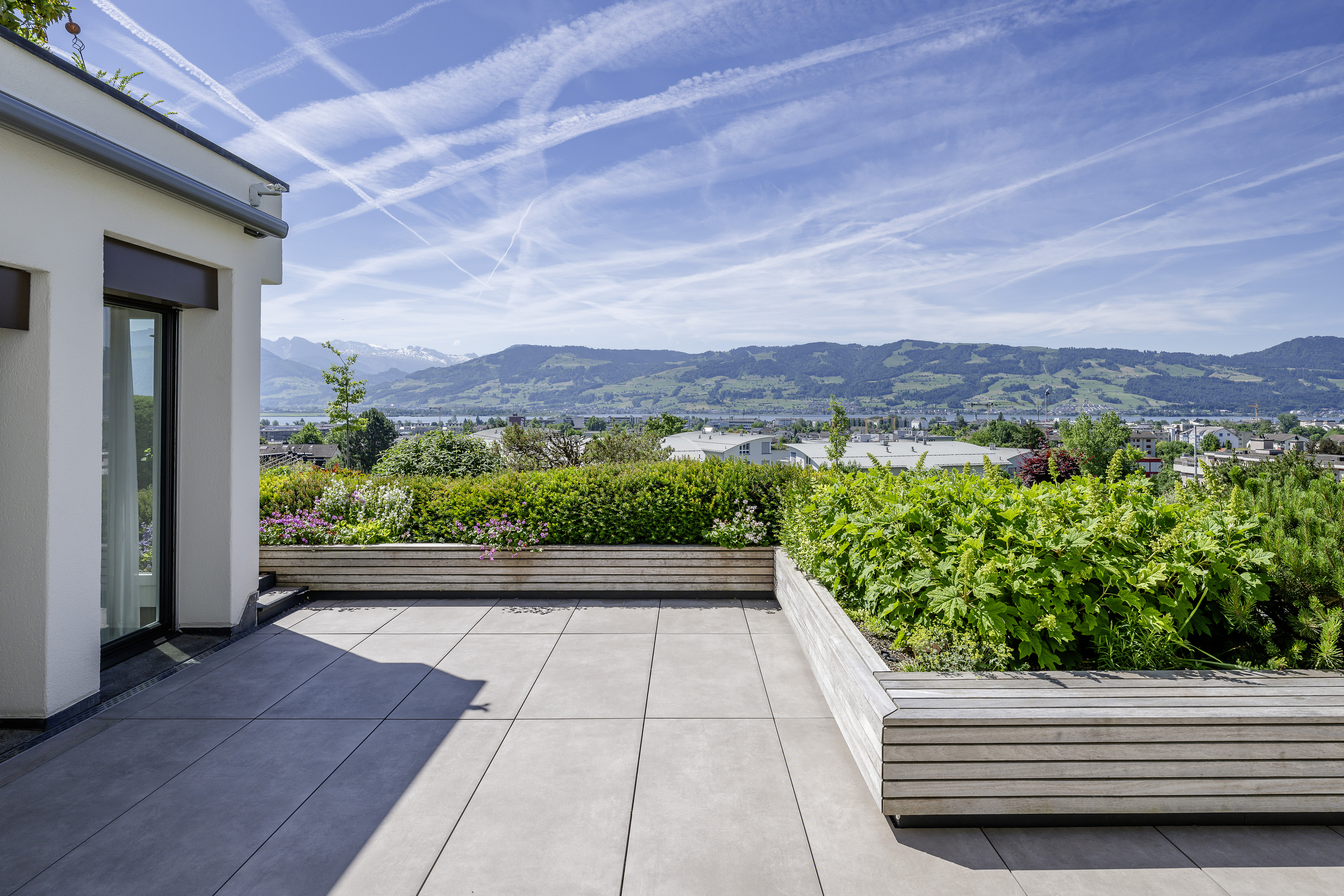 Exklusives Terrassenhaus mit Seesicht