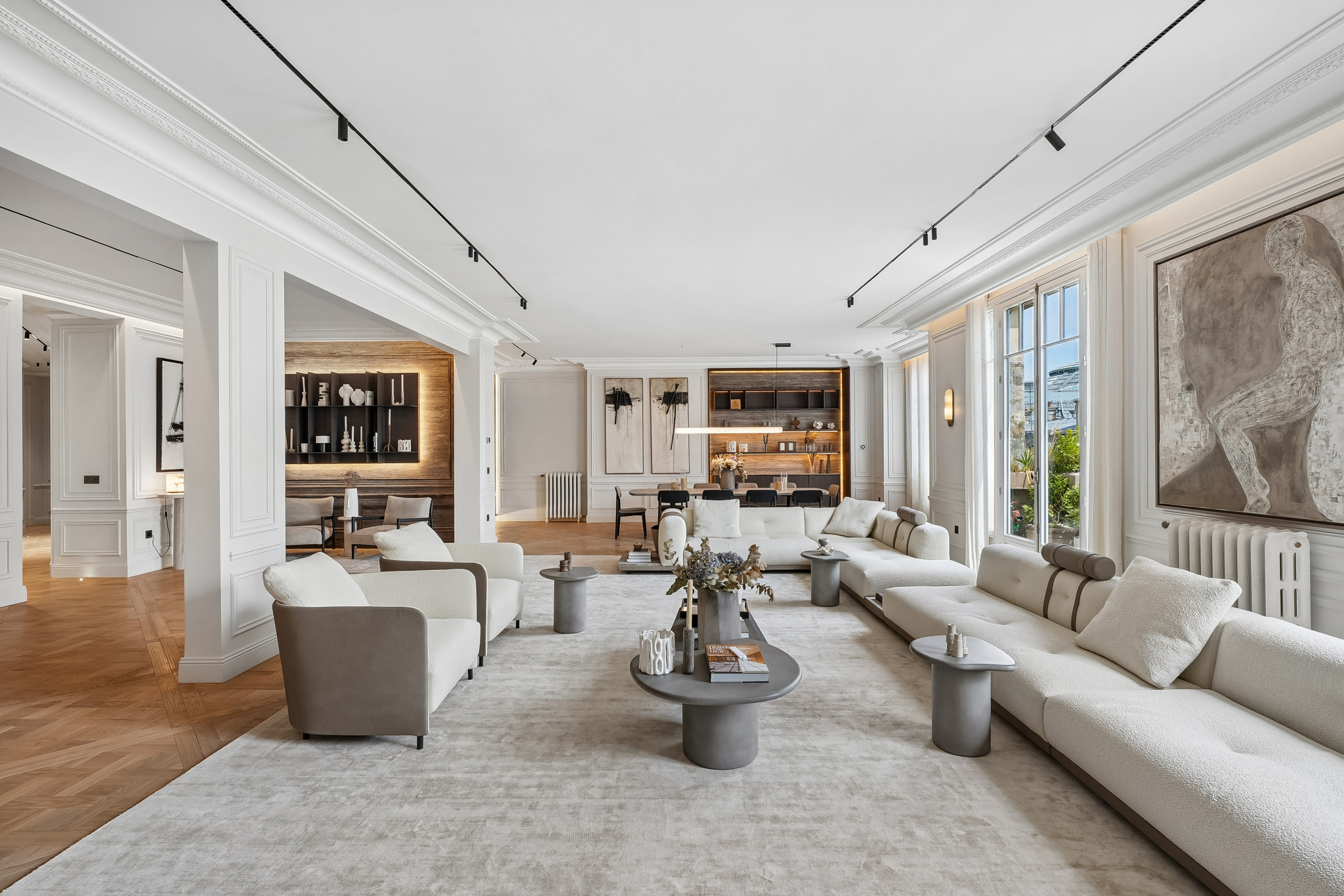 Golden Triangle - Luxurious 290m² turnkey apartment
