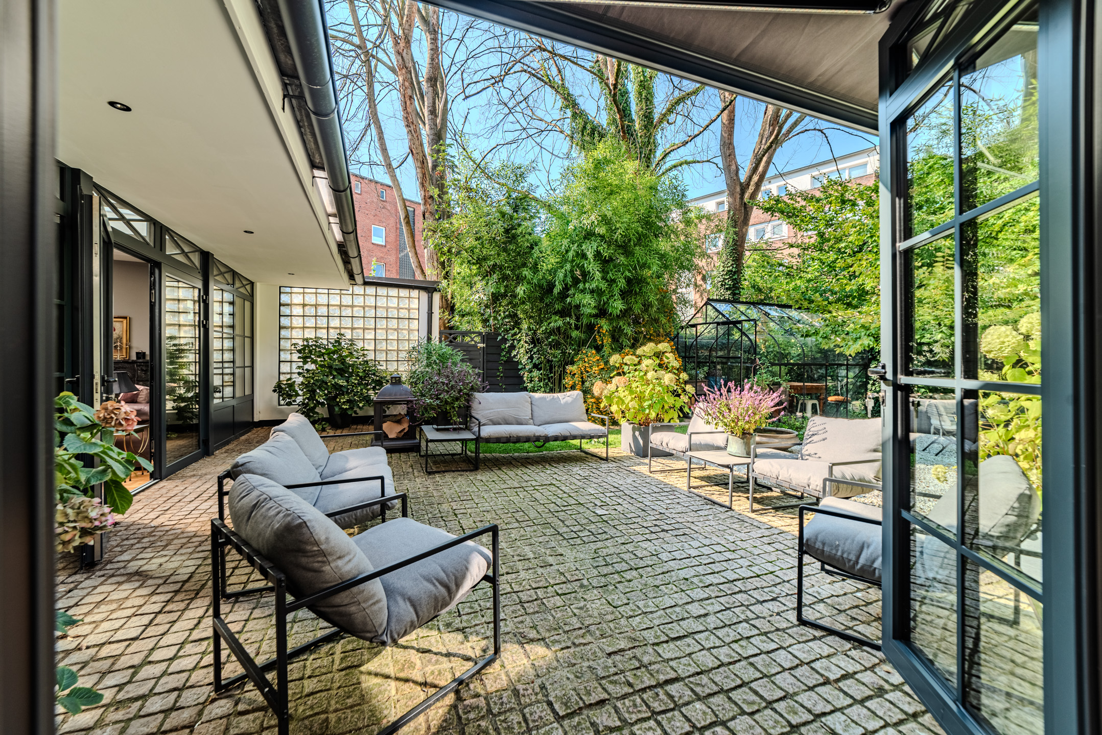 Möbliertes Luxuswohnen mit Privatgarten!