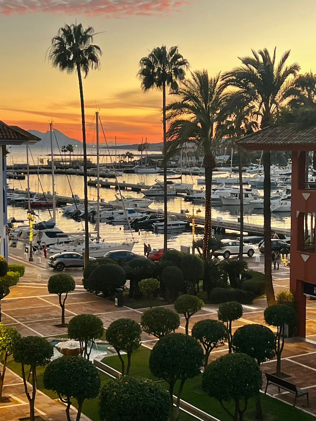 Beautiful apartment with harbor views, La Marina de Sotogrande