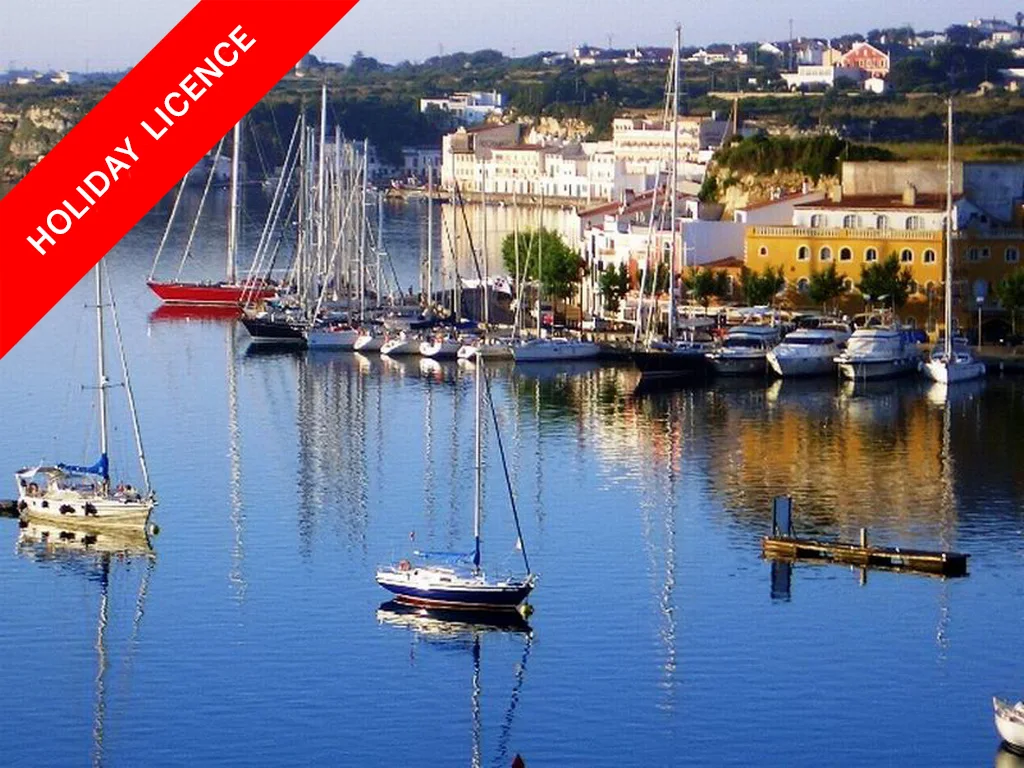Fantástico chalet con vistas, embarcadero y licencia turística en Mahón, Menorca